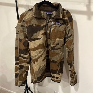 Patagonia mens small pullover. Worn once by my son. Washed. Like new.